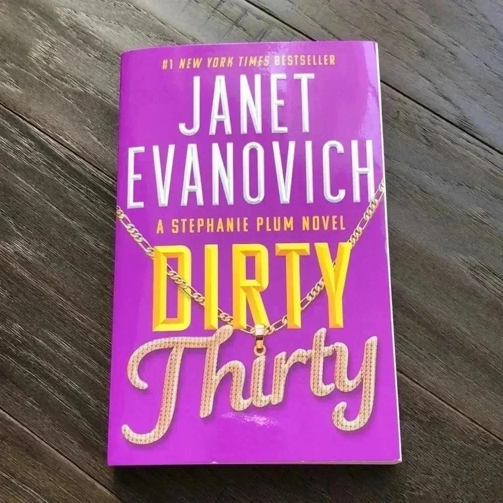 Janet Evanovich Dirty 30  Novel - paperback book